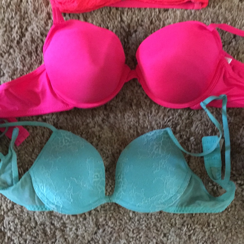 Bras - Picture 2 of 2